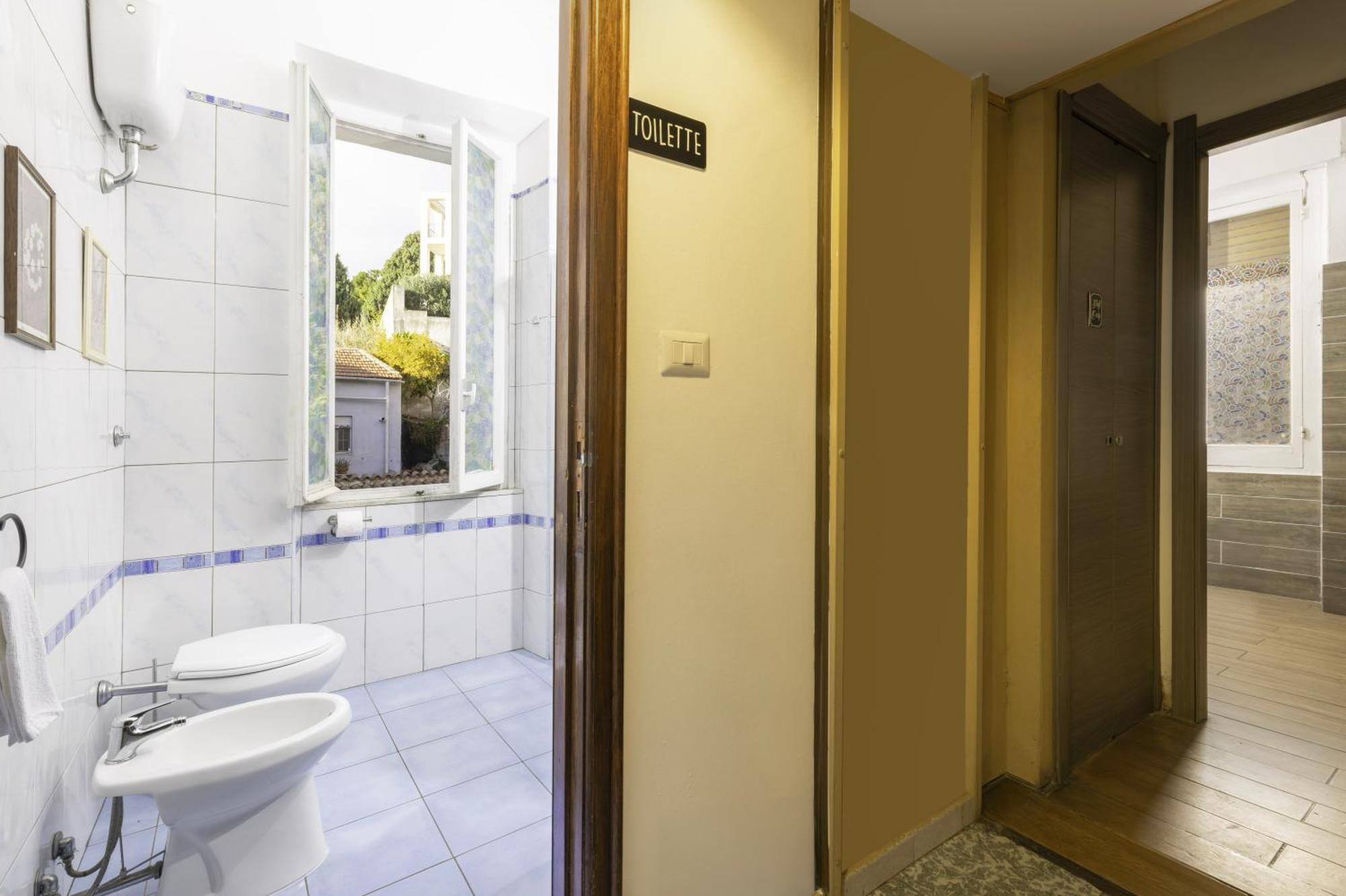 Kalie Rooms Guest House กาญารี ภายนอก รูปภาพ