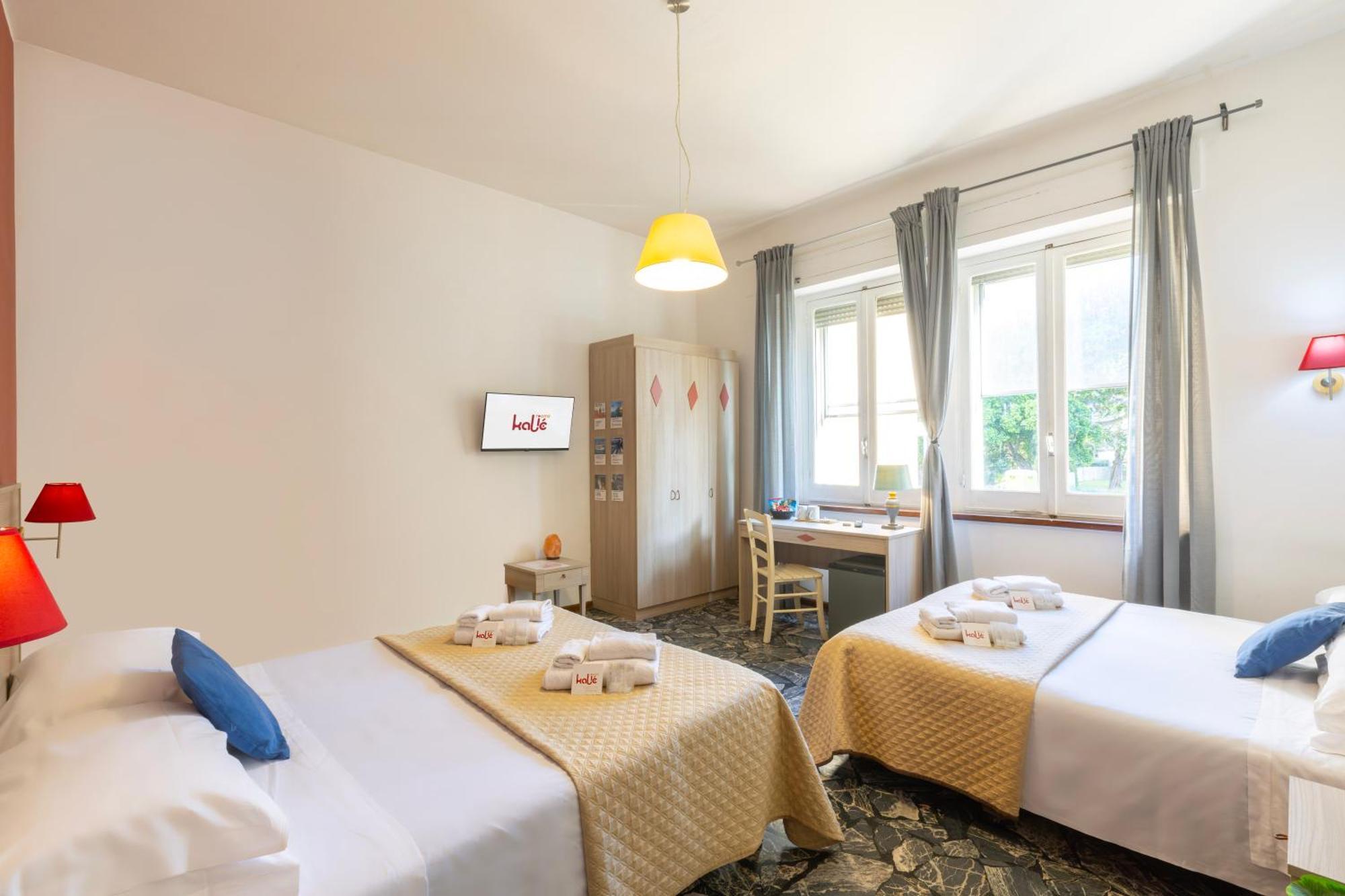 Kalie Rooms Guest House กาญารี ภายนอก รูปภาพ