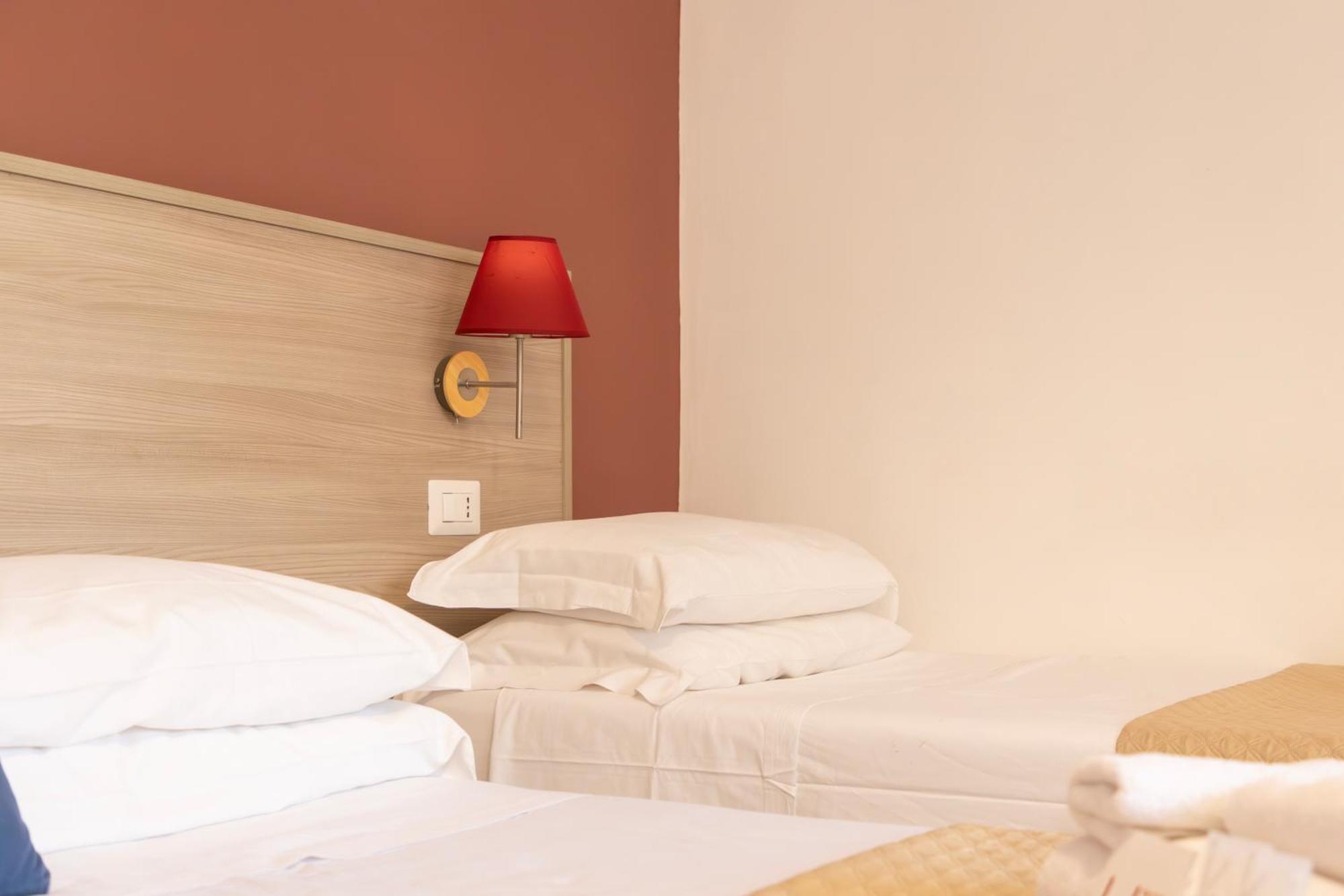 Kalie Rooms Guest House กาญารี ภายนอก รูปภาพ