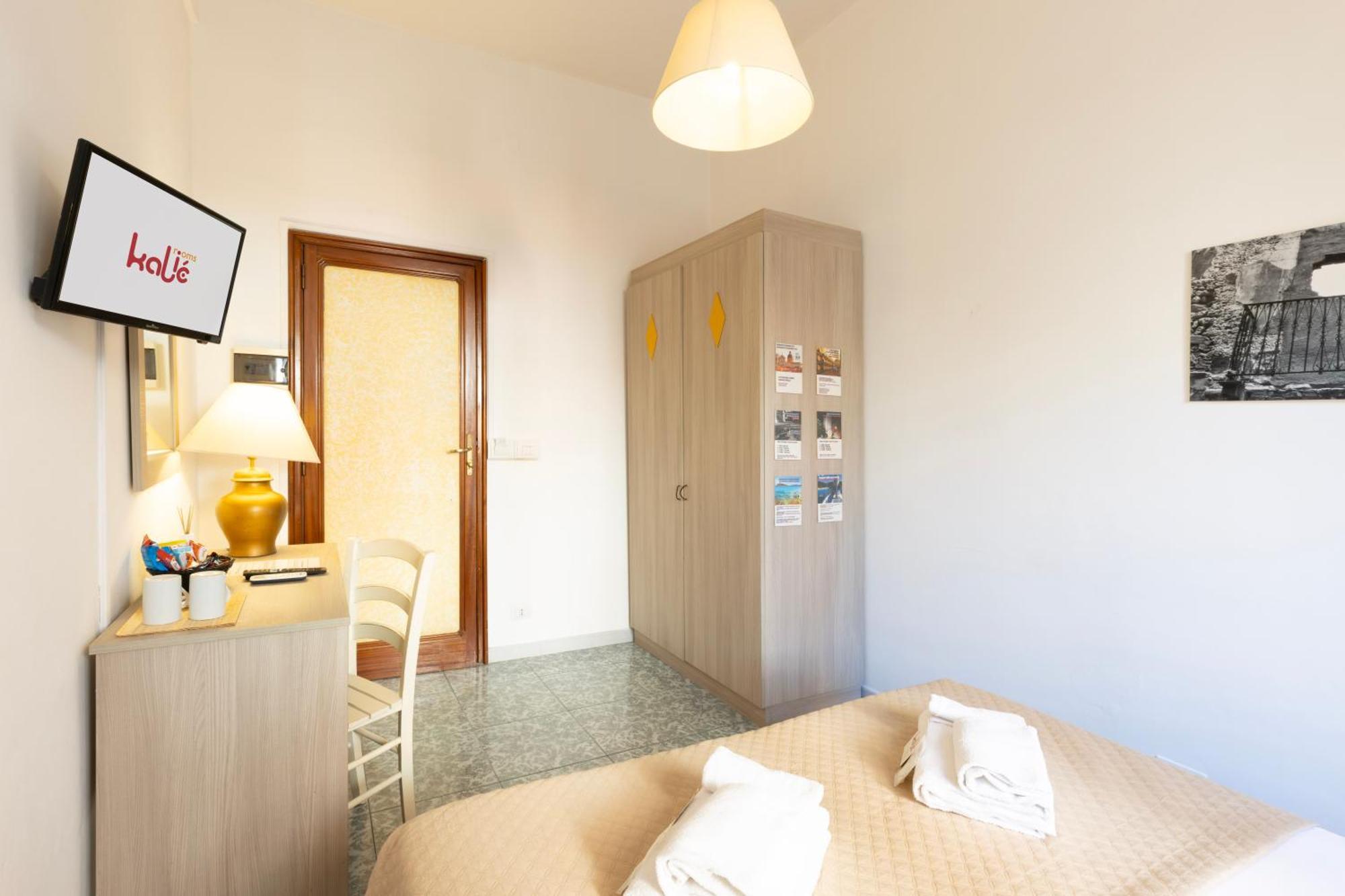 Kalie Rooms Guest House กาญารี ภายนอก รูปภาพ